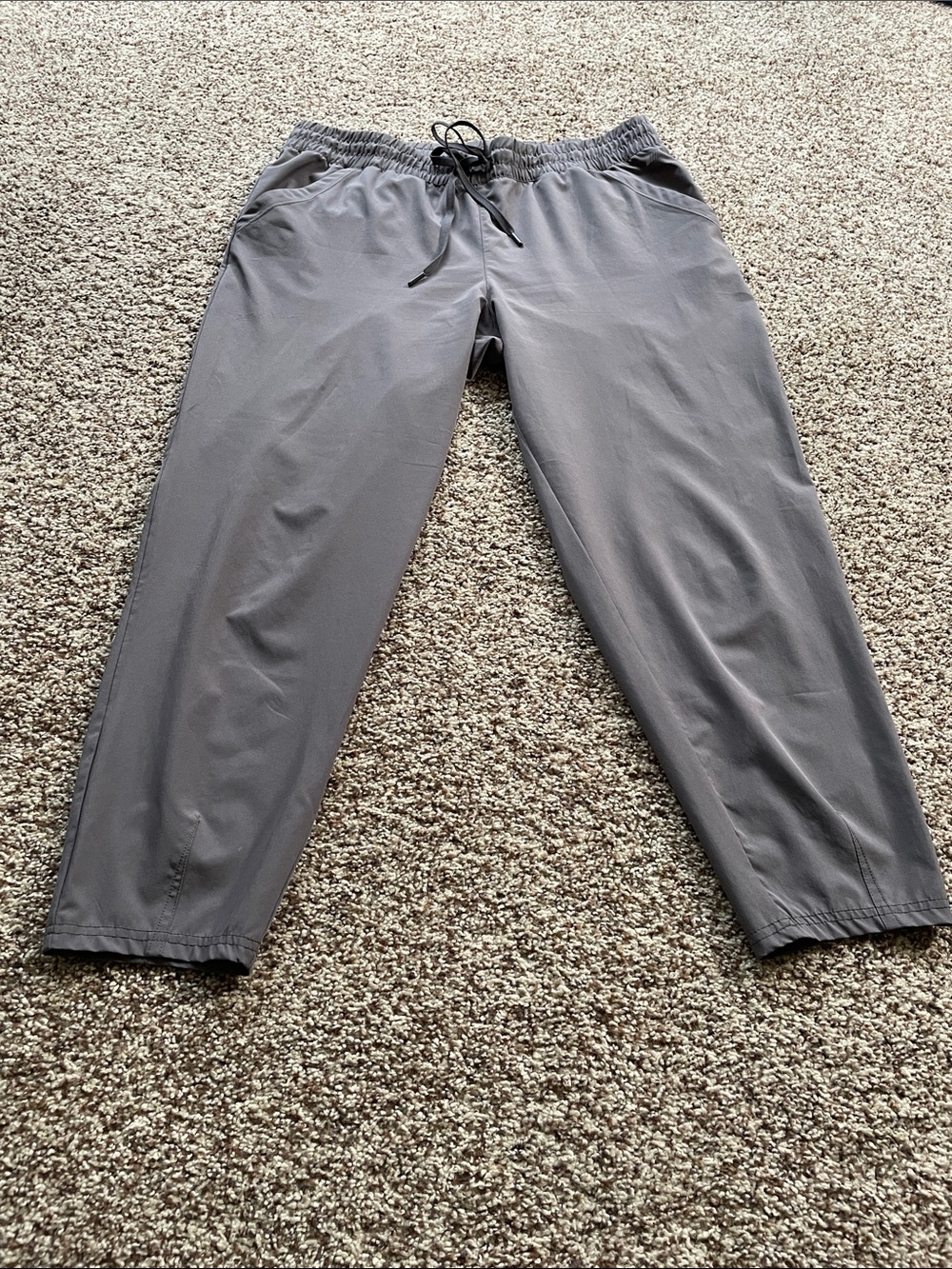 Amazon Essentials-Men's Gray Elastic-Waist Active Pants. Sz L